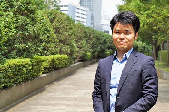 西明彦氏