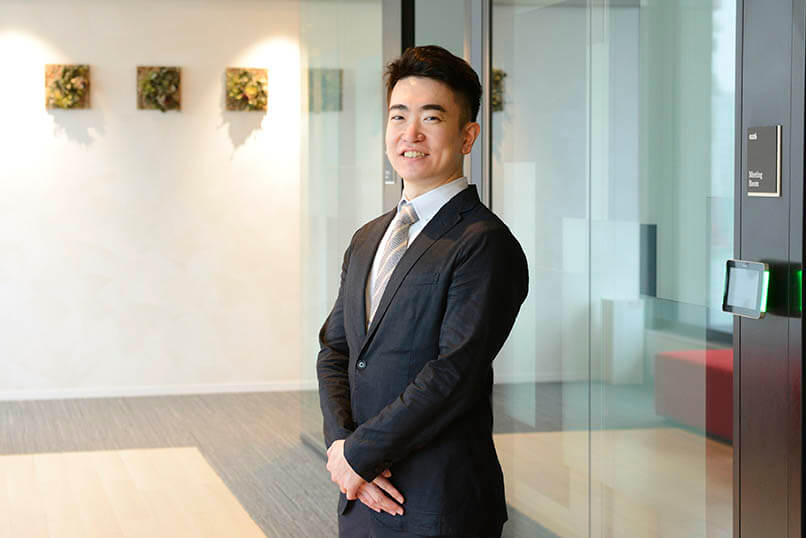 PwCあらた MDS FRAの公認会計士たち_山本 晋氏_PwCあらた有限責任監査法人_製造・流通・サービス部門_財務報告アドバイザリー部_マネージャー/公認会計士