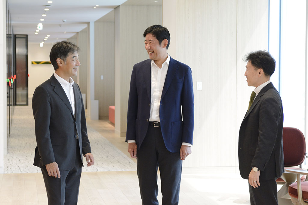 PWCあらた_矢口由祐氏(製造・流通・サービス 財務報告アドバイザリー部 パートナー)、長沼宏明氏(金融 財務報告アドバイザリー部 パートナー)、越田勝氏(IPOソリューション部 パートナー)
